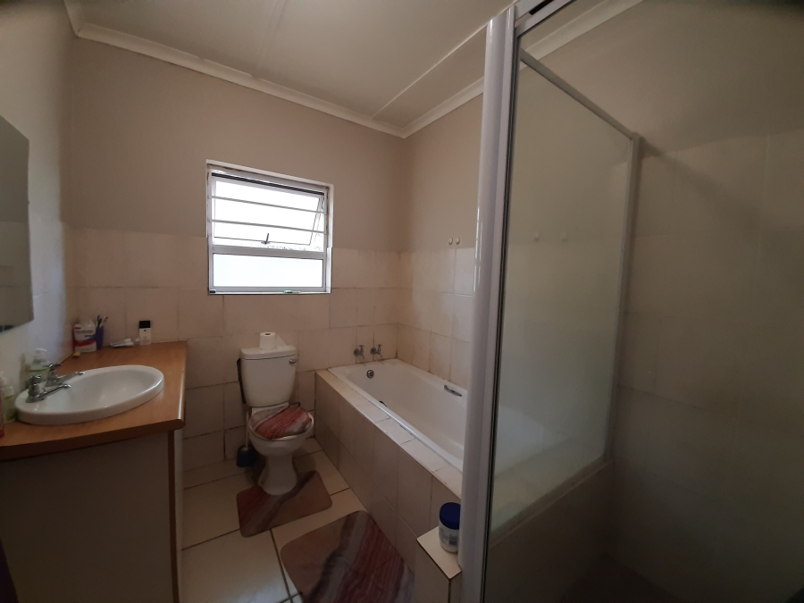 2 Bedroom Property for Sale in Abbotsford Eastern Cape